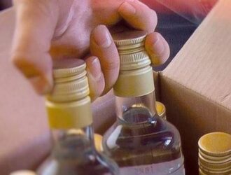Таксиста в Павлодарской области, который незаконно продавал водку, оштрафовали